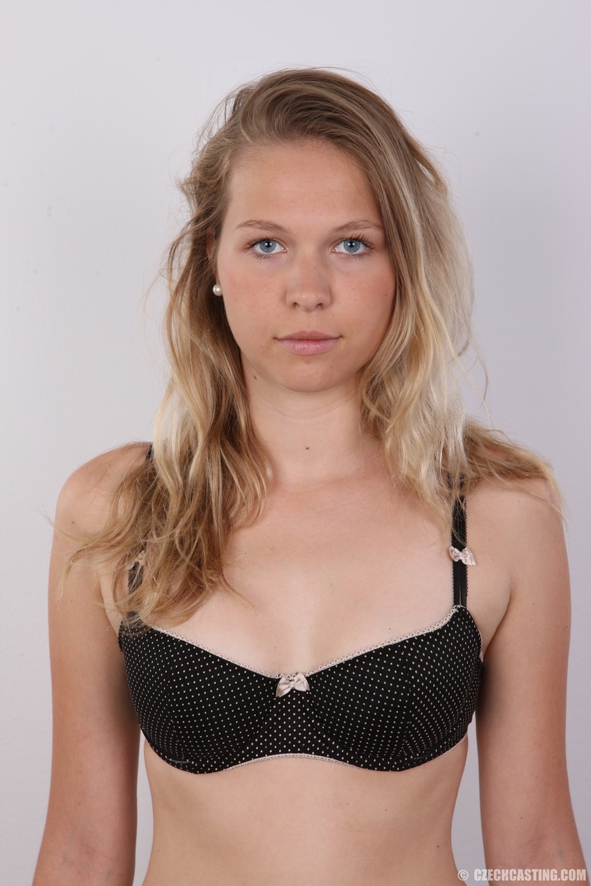 Pretty teen amateur Anna strips naked to pose for her porn site profile zdjęcie porno #427005006 | Czech Casting Pics, Anna, Amateur, mobilne porno