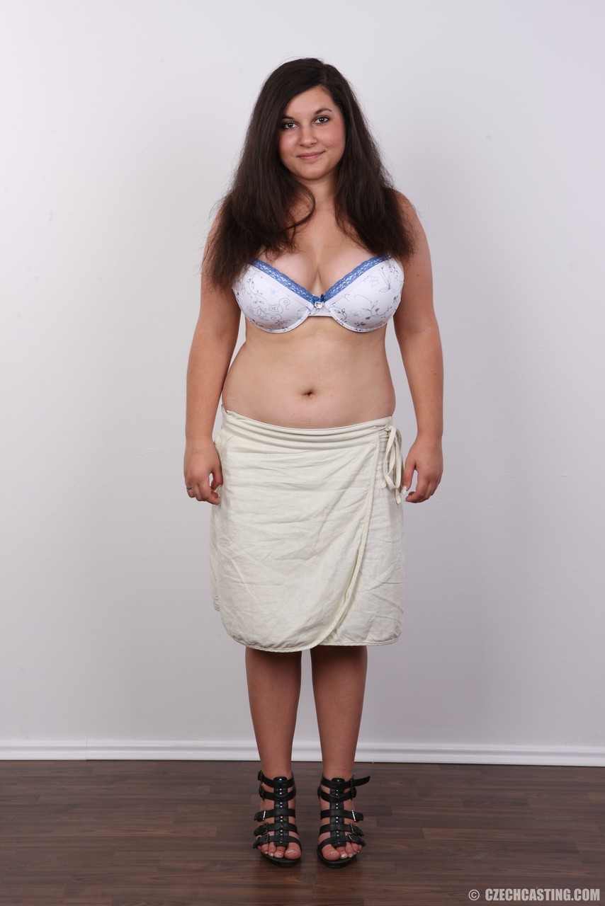 Overweight brunette Lucie undresses to fulfill dreams of becoming a nude model ポルノ写真 #429091360