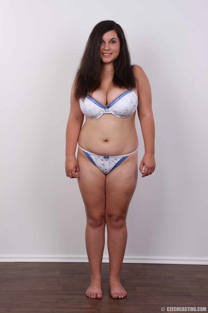 Overweight brunette Lucie undresses to fulfill dreams of becoming a nude model ポルノ写真 #429091372