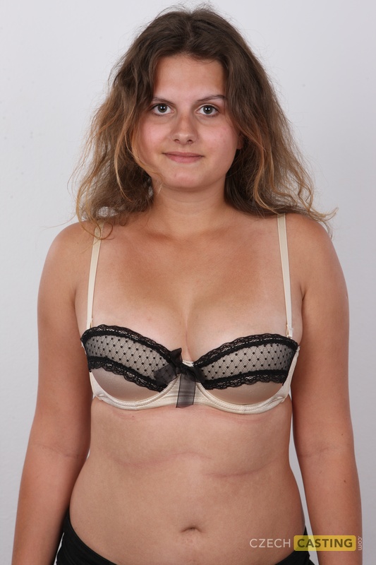 Amateur girl Pavla strips naked for a close-up of her vagina порно фото #424567310