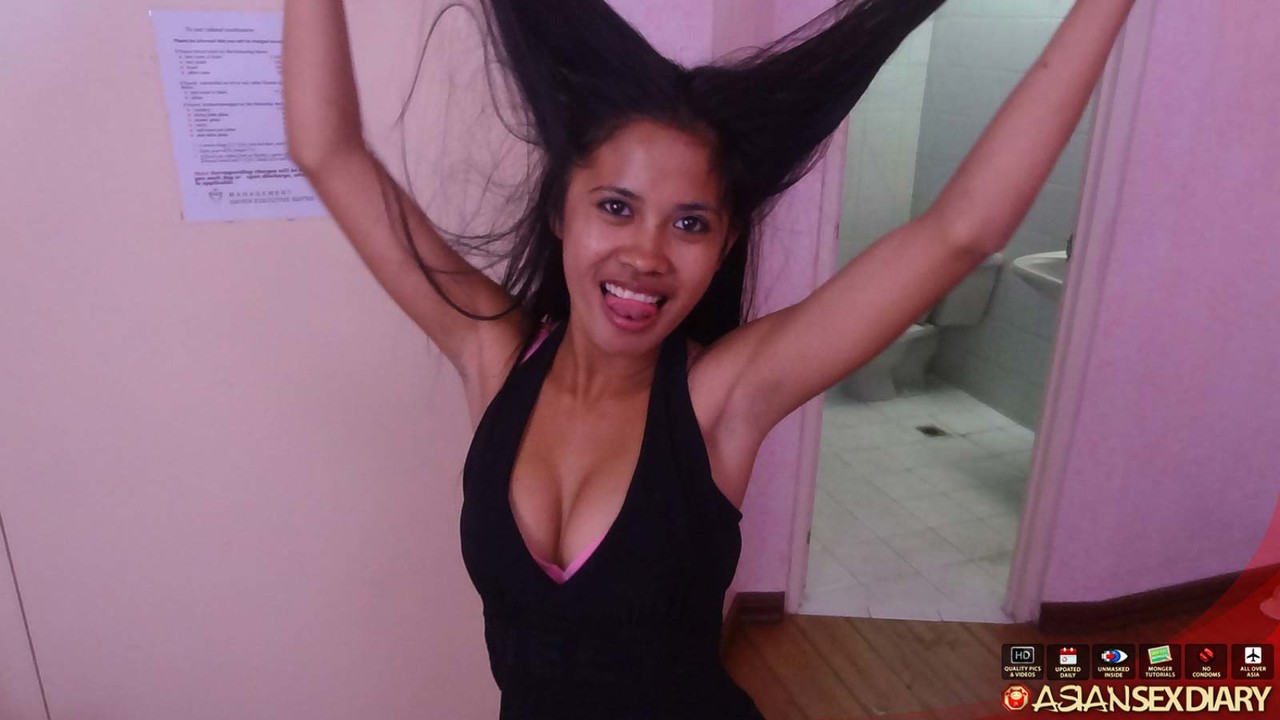 A Filipina amateur named Daisy engages in POV sex with a sex traveler.