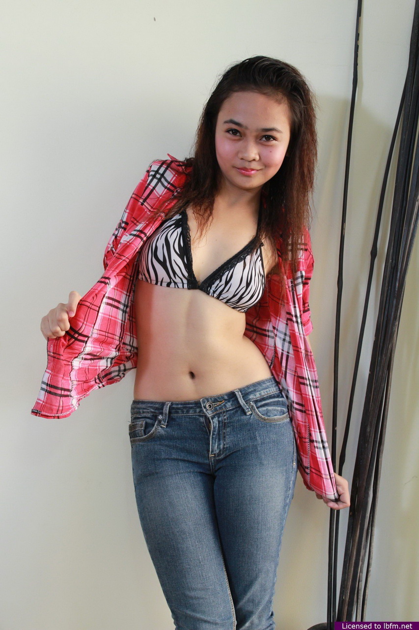 Asian teenager in blue jeans undresses to pose in the nude for the first time 色情照片 #422668089 | LBFM Pics, Teen, 手机色情