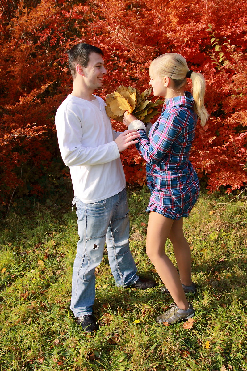 Blonde teen and her boyfriend enjoy an autumn day before sex in a cabin porn photo #428824542