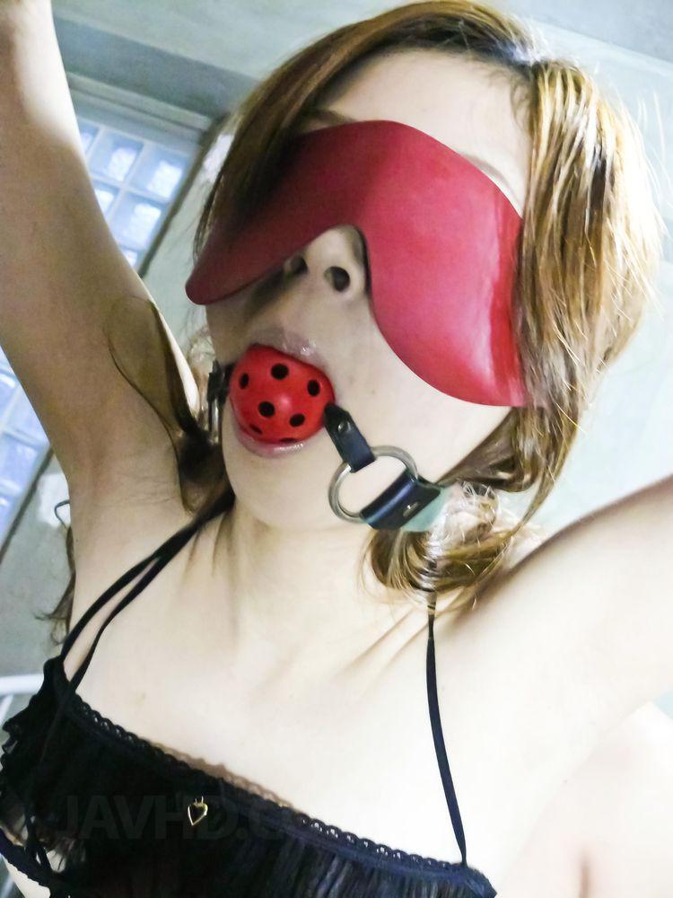Rika Aina Asian with mask on eyes has cunt fondled through panty foto porno #424881485
