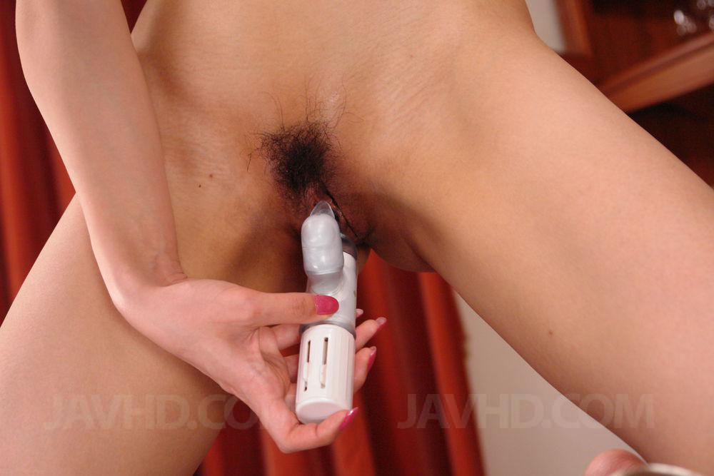 Serina Hayakawa Asian sticks vibrator in vagina and gets cum Porno-Foto #425121989