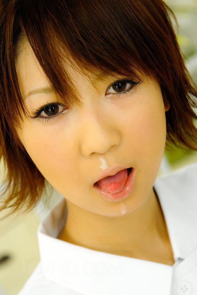 Japanese nurse Miriya Hazuki licks and tugs on a patient's penis Porno-Foto #428468651