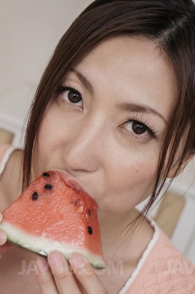 Japanese lady Mirei Yokoyama eats watermelon after upskirt action foto porno #424827676