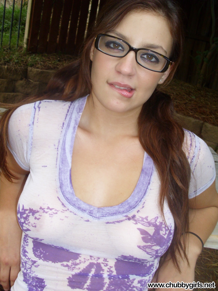 Brunette Samantha in glasses shows her big fat tits outside in lace shorts foto porno #428601341