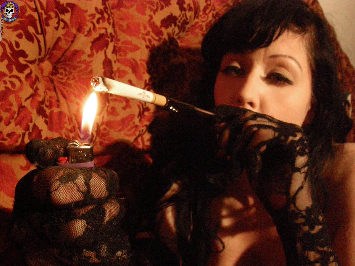 Vintage Gothic style smoking fetish queen foto porno #423596243