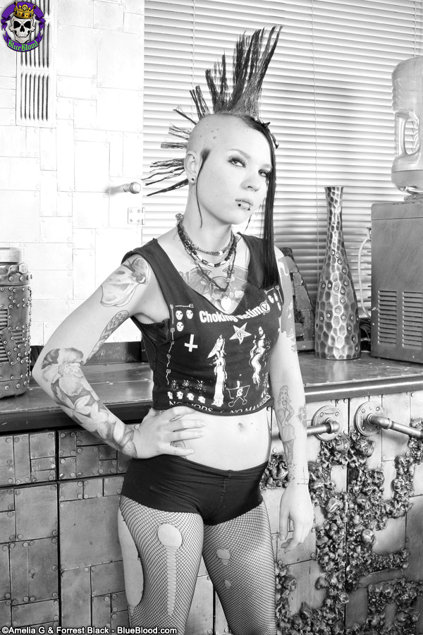 Hot Little Teen Punk Babe Shows Her Shave 色情照片 #427753833 | Barely Evil Pics, Tara Toxic, Short Hair, 手机色情