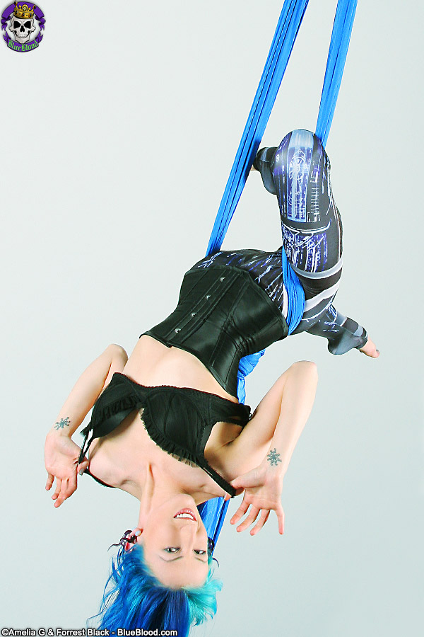 Naked Blue Haired Silk Trapeze, Contortion Artist foto porno #426619835