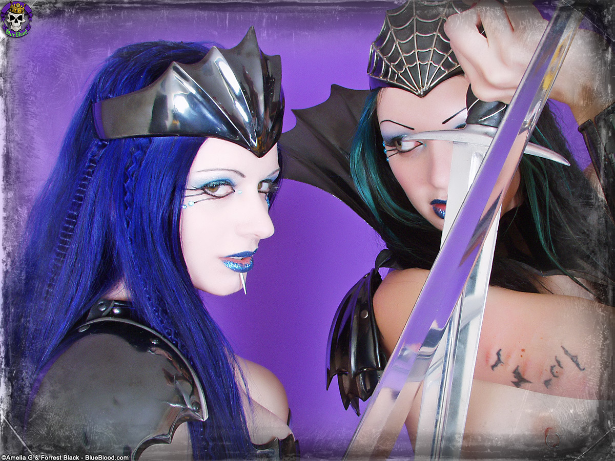 Goth girls Scar13 and Darenzia indulge in sword play during a cosplay shoot foto porno #423228158