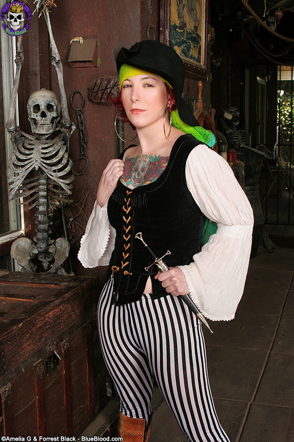 Tattooed redhead Zelda ditches pirate attire to pose nude in boots and a hat zdjęcie porno #423224218