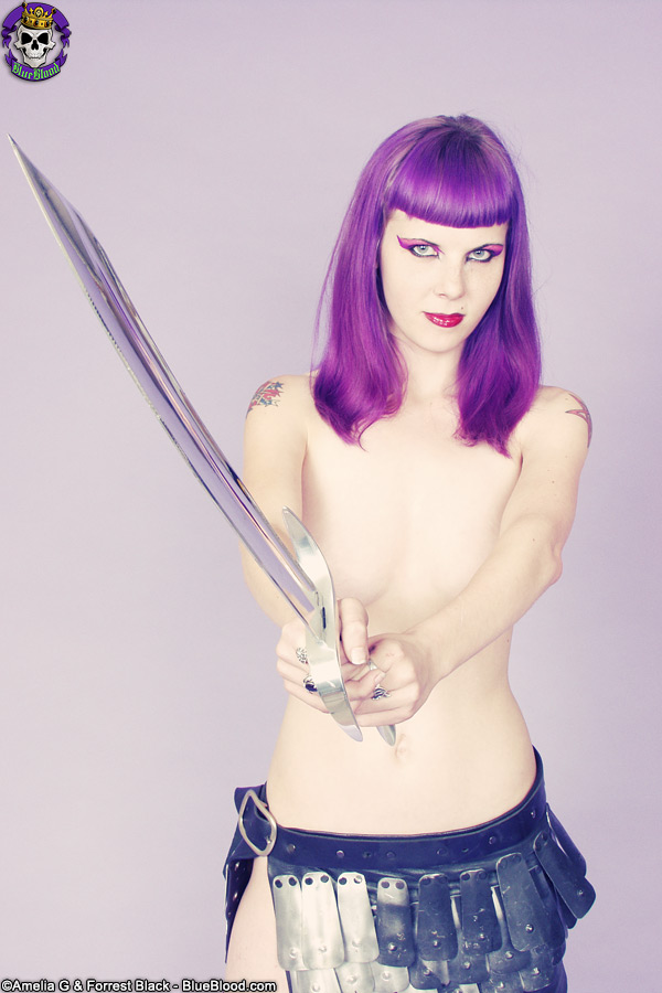 Busty Sword Wielding Fantasy Barbarian Beauty Porno-Foto #428317767