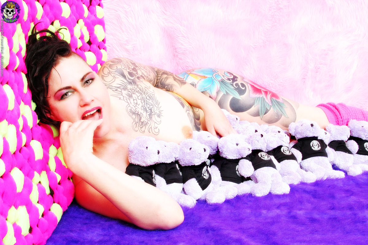 Tattooed goth chick gets nude with stuffed animals 포르노 사진 #424720628
