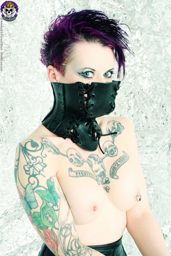 Goth model Nixon Sixx poses in leather neck corset and matching skirt porno fotoğrafı #424995180