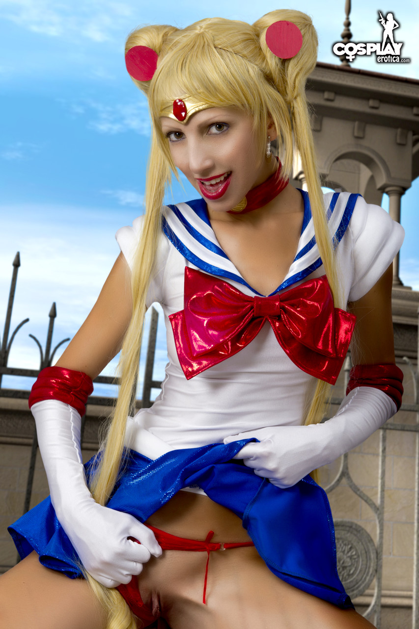 Cute girl models a Sailor Moon outfit before exposing herself porno foto #423055375