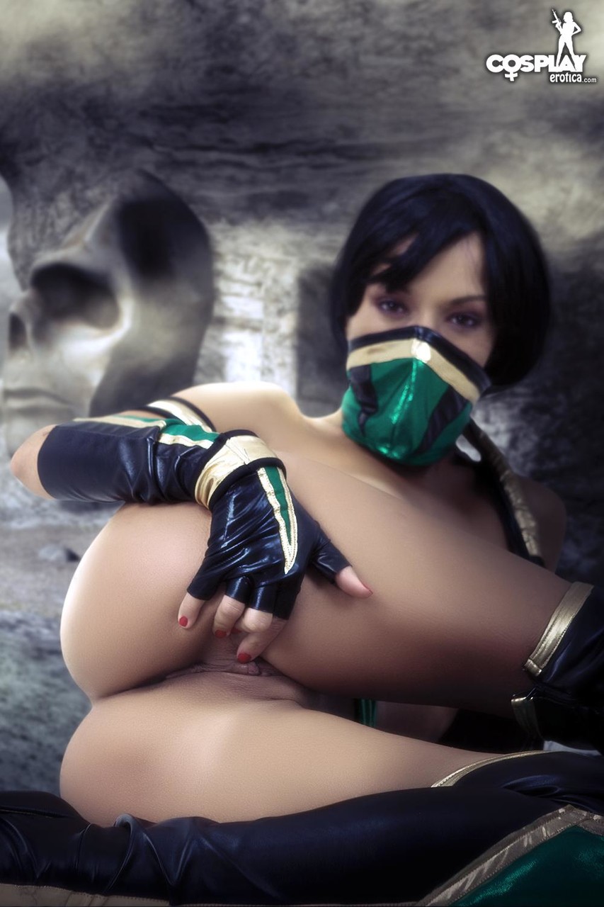 Dark haired cosplayer unveils her tiny breasts before showing her snatch 色情照片 #424873658 | Cosplay Erotica Pics, Cosplay, 手机色情