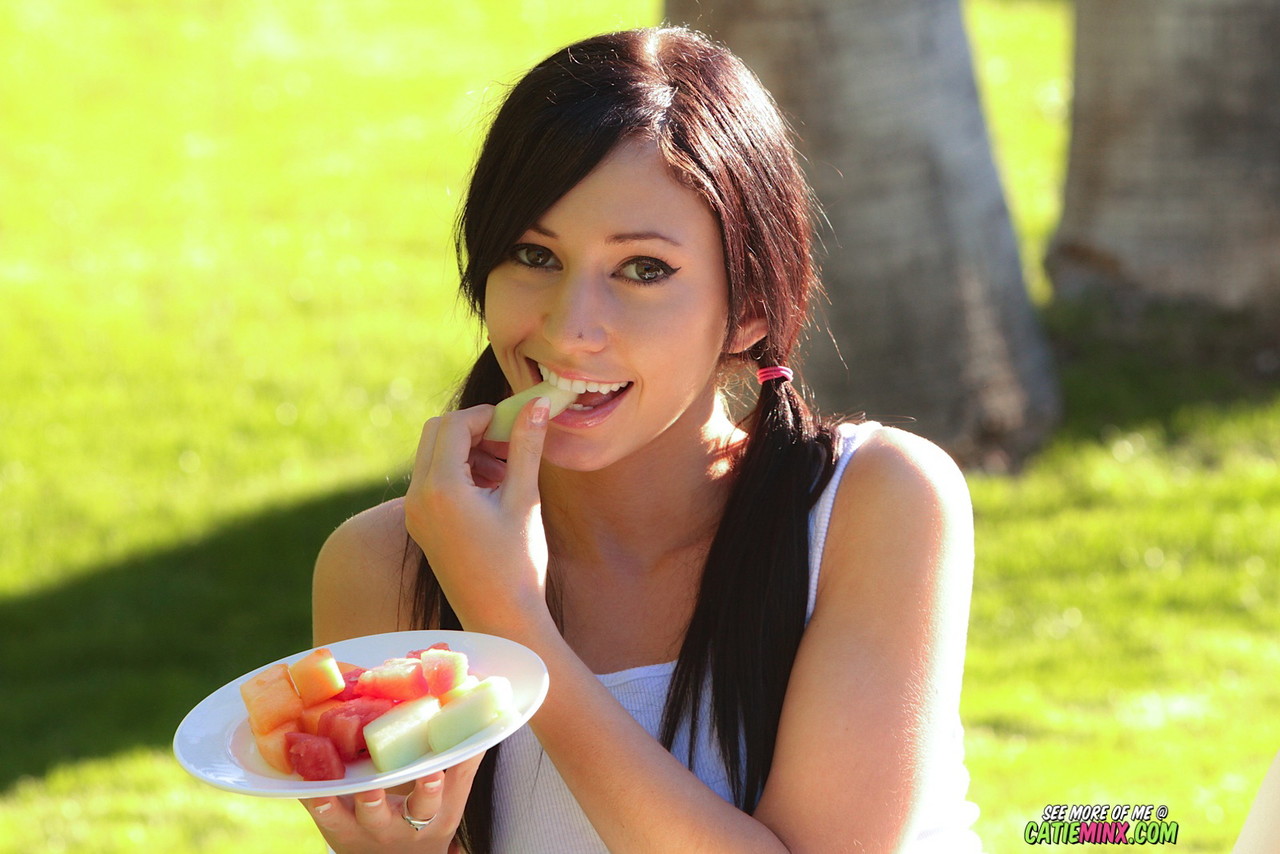 Cute Teen Catie Minx Displays Her Nice Pussy After Snacking On Fruits Out Back