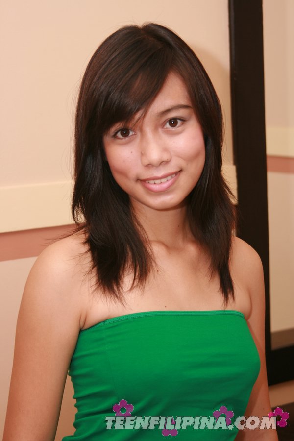 Amateur Filipina beauty struggles to keep her tube top in place порно фото #427369199 | Teen Filipina Pics, Asian, мобильное порно