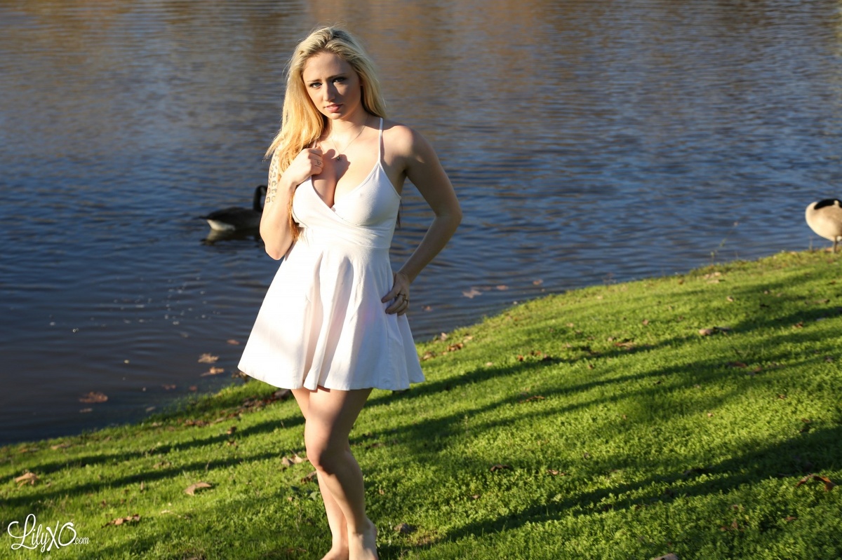 Lily blonde. Lilly blondie. Lily_XO lilliannee. Lily XO photo. Lily XO feet.