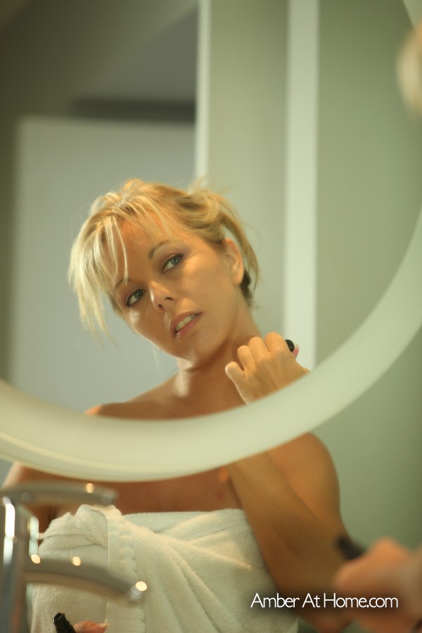 Dirty blond amateur Amber Lynn Bach admires her nude body in a bathroom mirror foto porno #422671285
