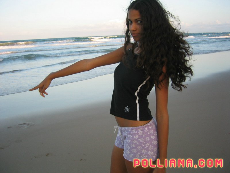 Polliana getting wet on tropical beach 色情照片 #427142937 | Polliana Pics, Polliana, Brazilian, 手机色情