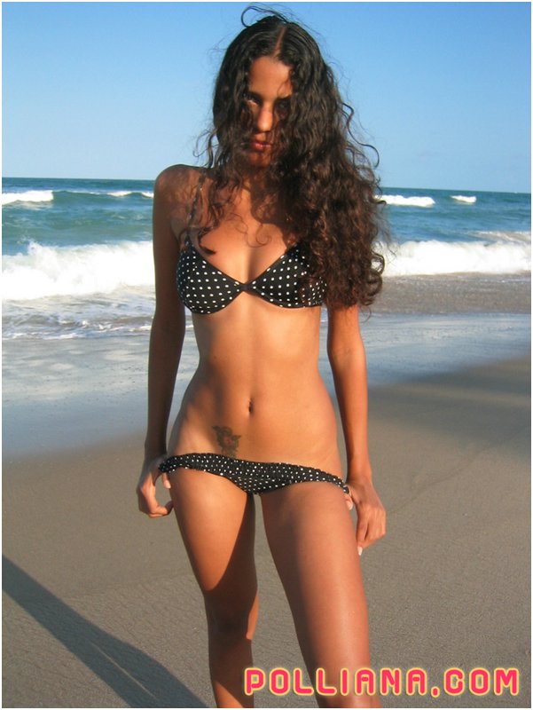 Brazilian amateur Polliana models a bikini on a sandy beach foto porno #424869367 | Polliana Pics, Polliana, Brazilian, porno ponsel