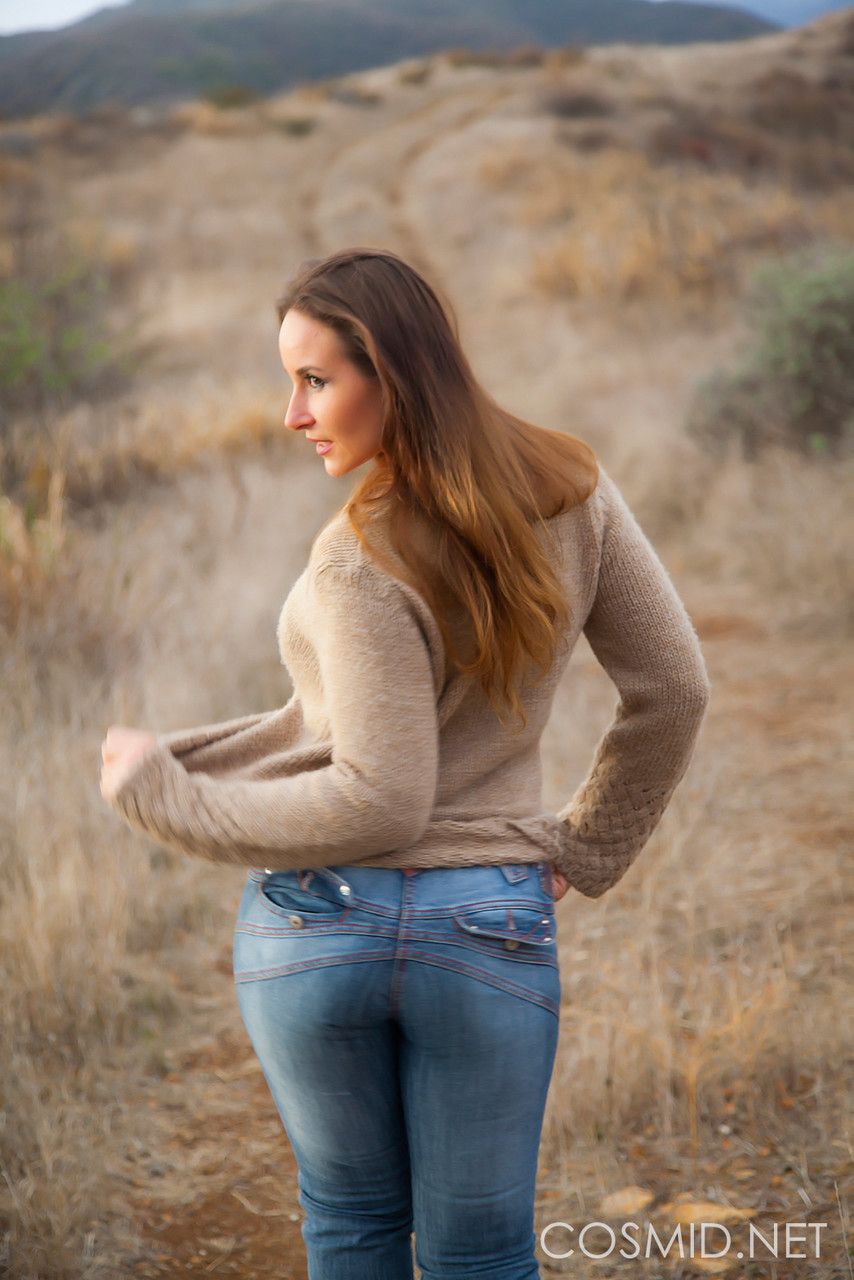 Curvy Vassanta peels off her jeans in a field to show a hairy pussy photo porno #423937047 | Cosmid Pics, Vassanta, Outdoor, porno mobile