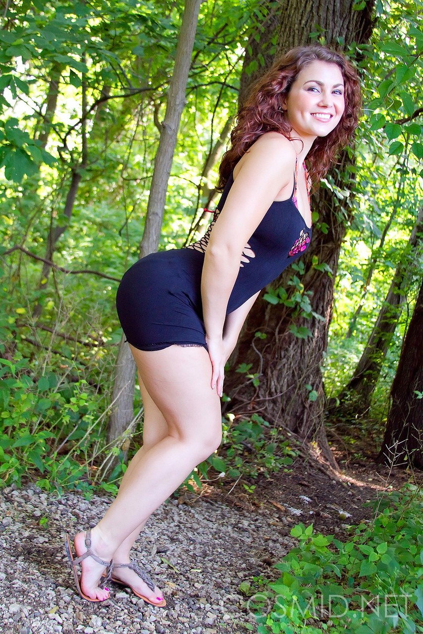 Curvy sexy girl slips out of her tight dress to show her tits in the woods Porno-Foto #424405691 | Cosmid Pics, Stephy Parker, PAWG, Mobiler Porno
