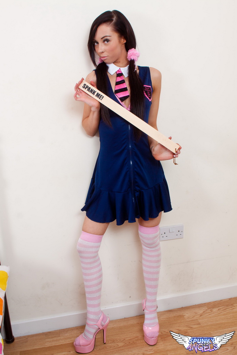 British teen tease Lexi strips out of her school girl outfit and teases with 色情照片 #427578621 | Spunky Angels Pics, Lexi, Schoolgirl, 手机色情