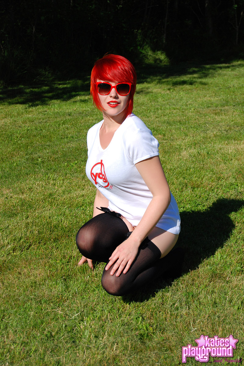 Redheaded amateur Sabrina soaks her white T-shirt out on a lawn in sunglasses photo porno #428696828