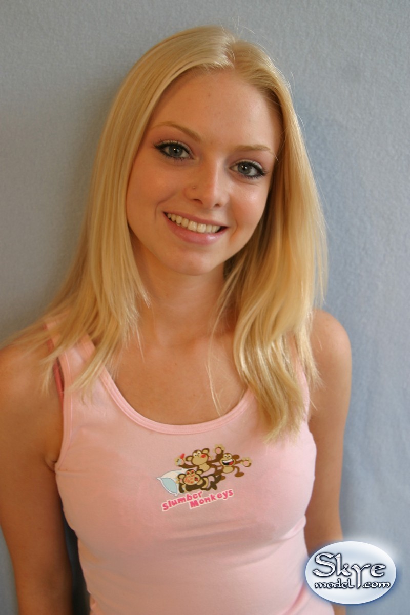 Hot blonde amateur Skye Model flaunts her tight teen body in cotton undies foto porno #426382021