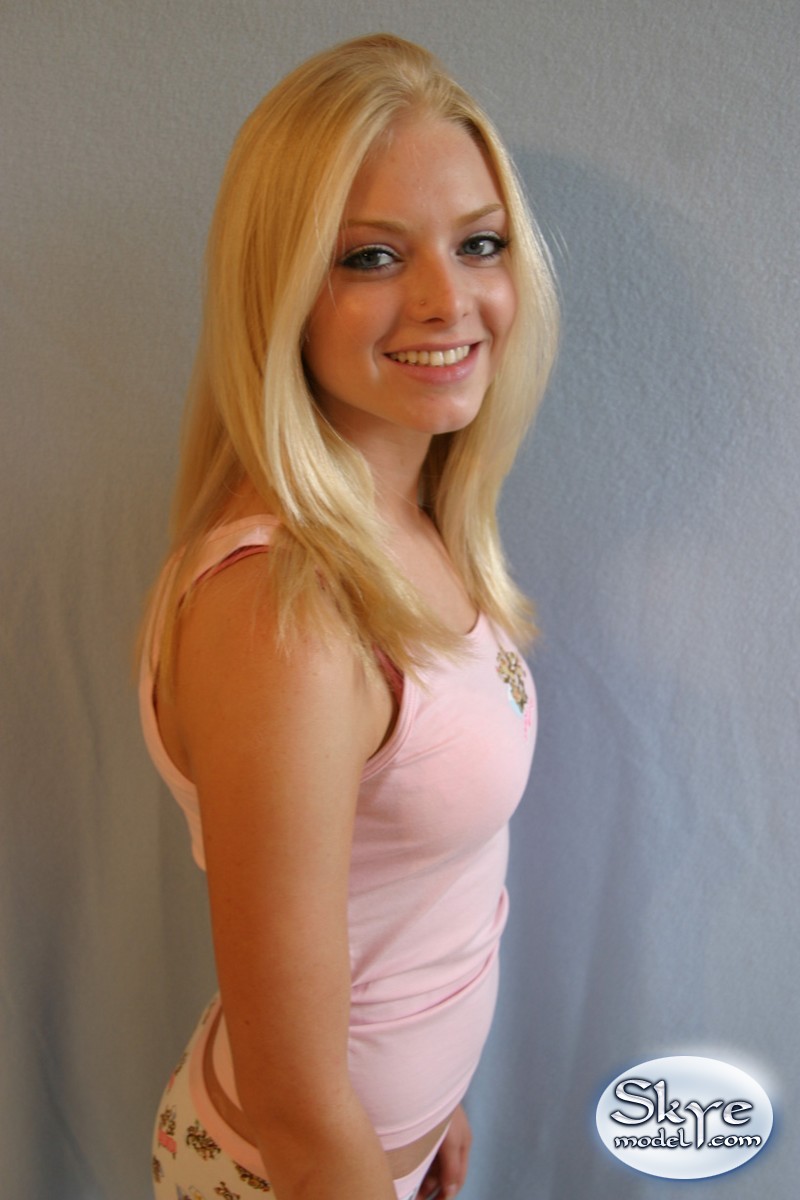 Hot blonde amateur Skye Model flaunts her tight teen body in cotton undies foto porno #426382029