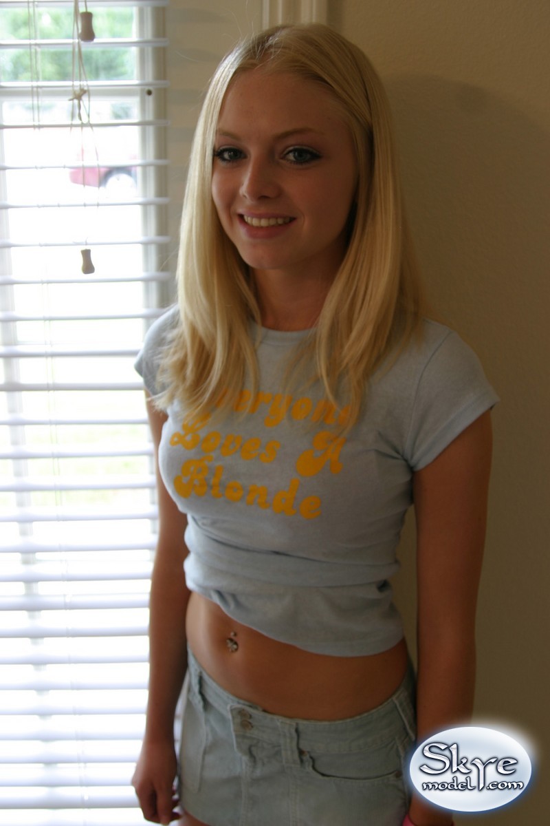 Blonde amateur Skye Model models by herself in a short skirt Porno-Foto #428753237