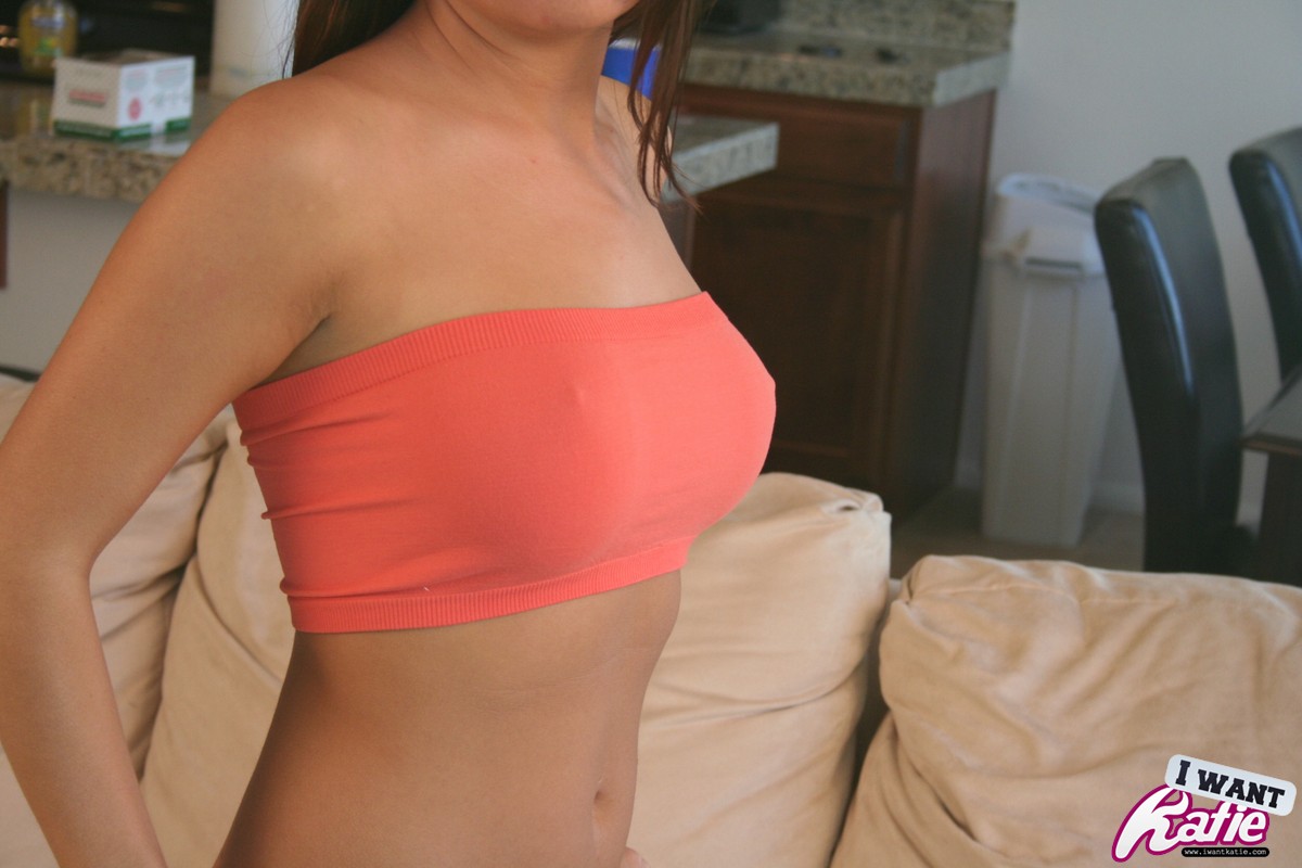 Horny slut Kate Crush drops her yoga pants and bares her perky hard nipples порно фото #422912406