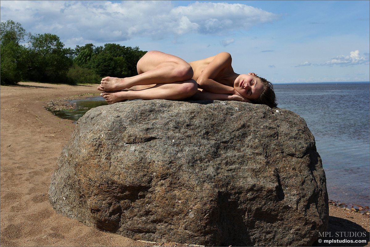 Naked female dances and spreads her long legs wide open on oceanside rocks porno fotoğrafı #427452537 | MPL Studios Pics, Beach, mobil porno