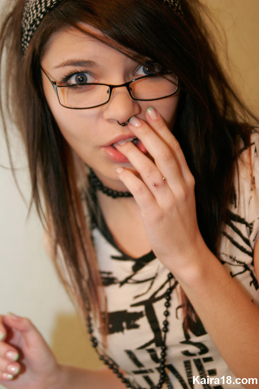 Young brunette Kaira 18 takes off her glasses while modelling non nude ポルノ写真 #425296394