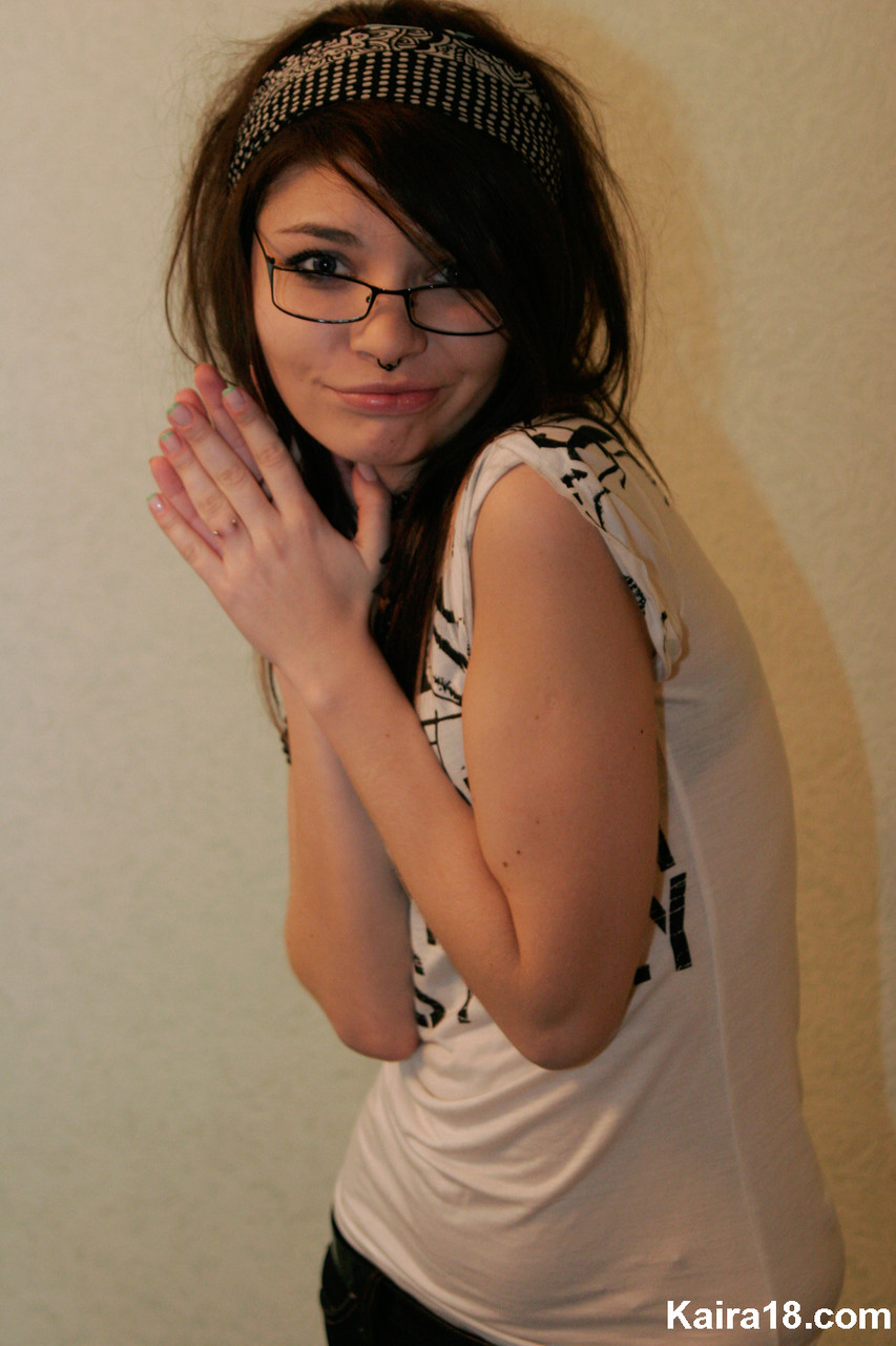 Young brunette Kaira 18 takes off her glasses while modelling non nude Porno-Foto #425296395