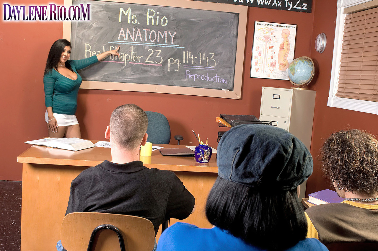 Hot Latina teacher Daylene Rio gives a student sex lessons in class foto porno #422772281