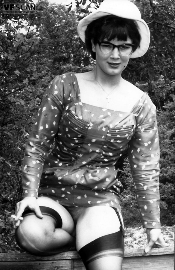 Smoking hot retro models lift their skirts to show hairy pussies in the woods foto porno #428461415 | Vintage Flash Archive Pics, Clothed, porno mobile