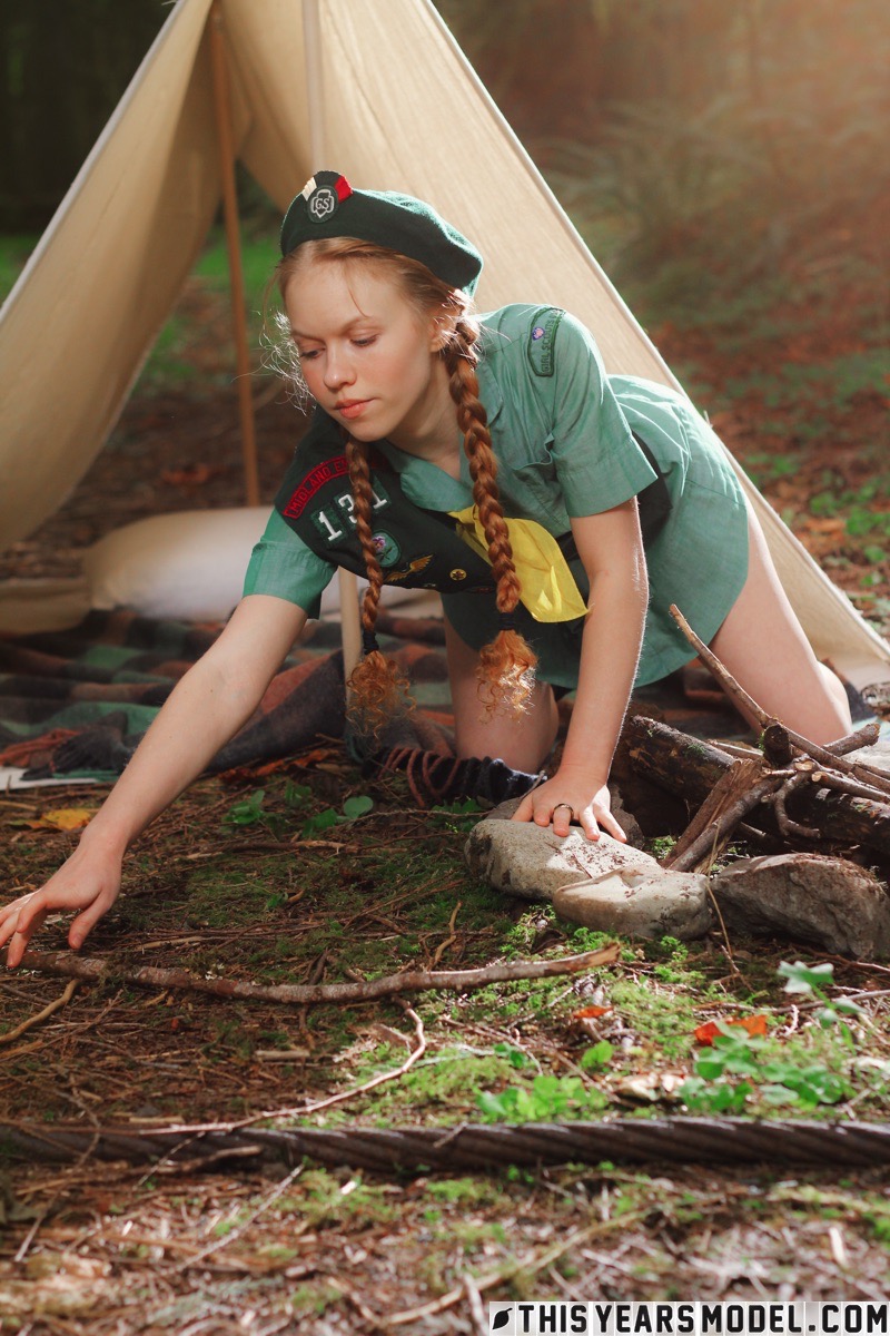 Redheaded Girl Scout Dolly Little gets naked outside her tent in beret foto porno #422724891