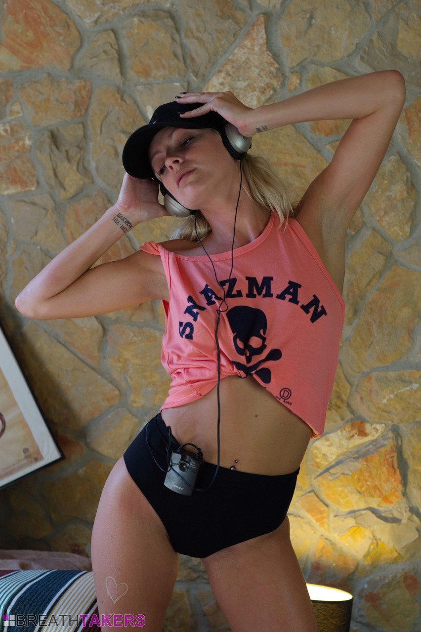 Hot blonde Victoriah gets naked while listening to music on her headphones zdjęcie porno #425461150 | Breath Takers Pics, Victoriah, Shorts, mobilne porno