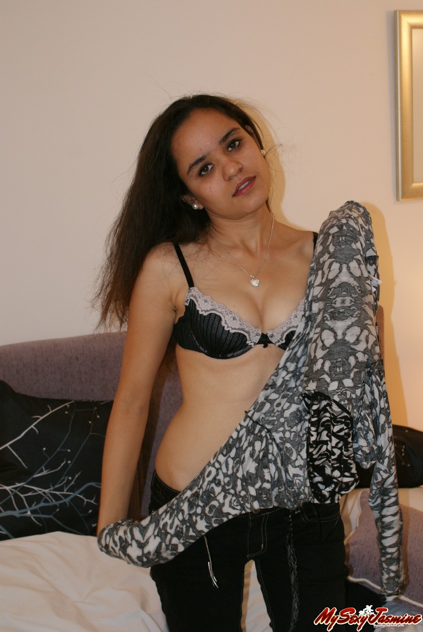 Jasmine taking her top off getting naked porno foto #425140273 | My Sexy Jasmine Pics, Indian, mobiele porno