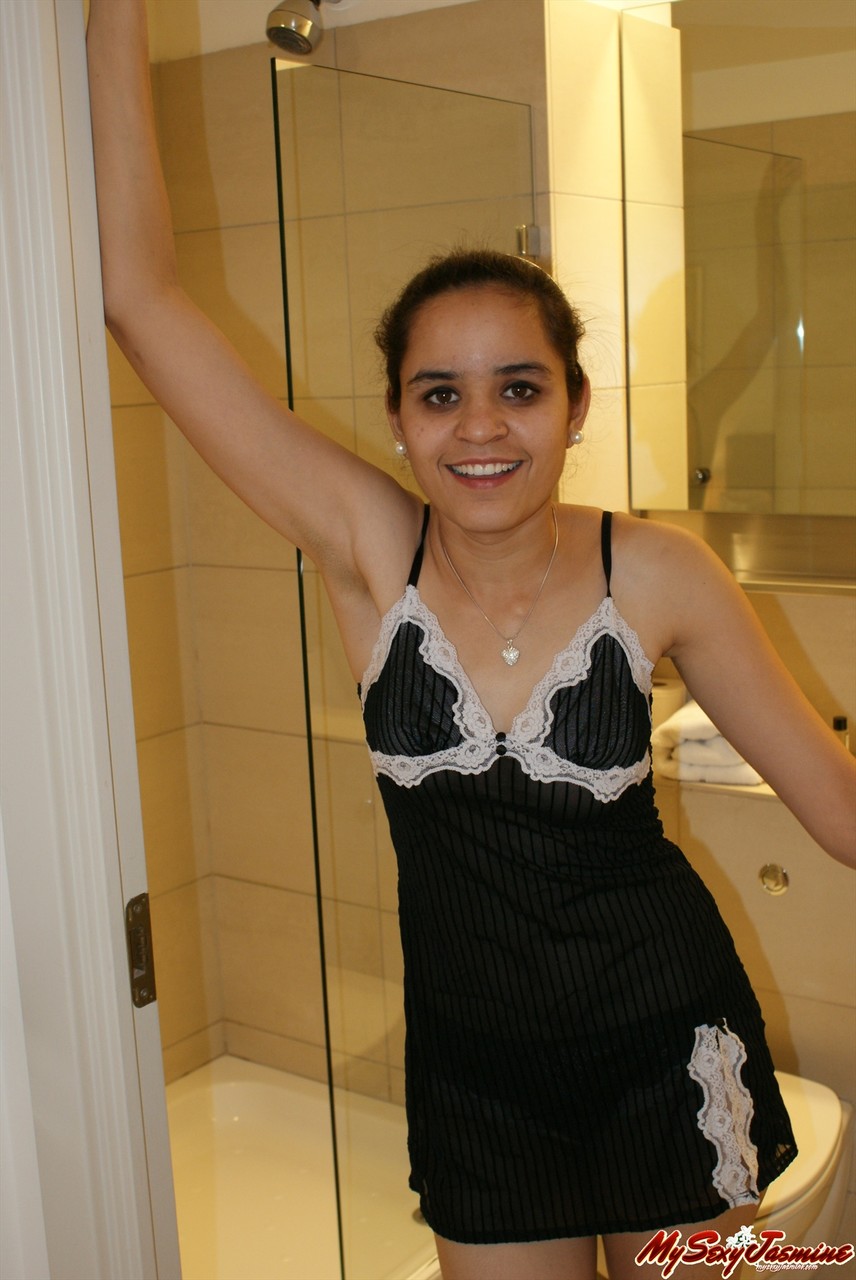 Jasmine in sexy black top in shower getting naked 色情照片 #425059174 | My Sexy Jasmine Pics, Indian, 手机色情