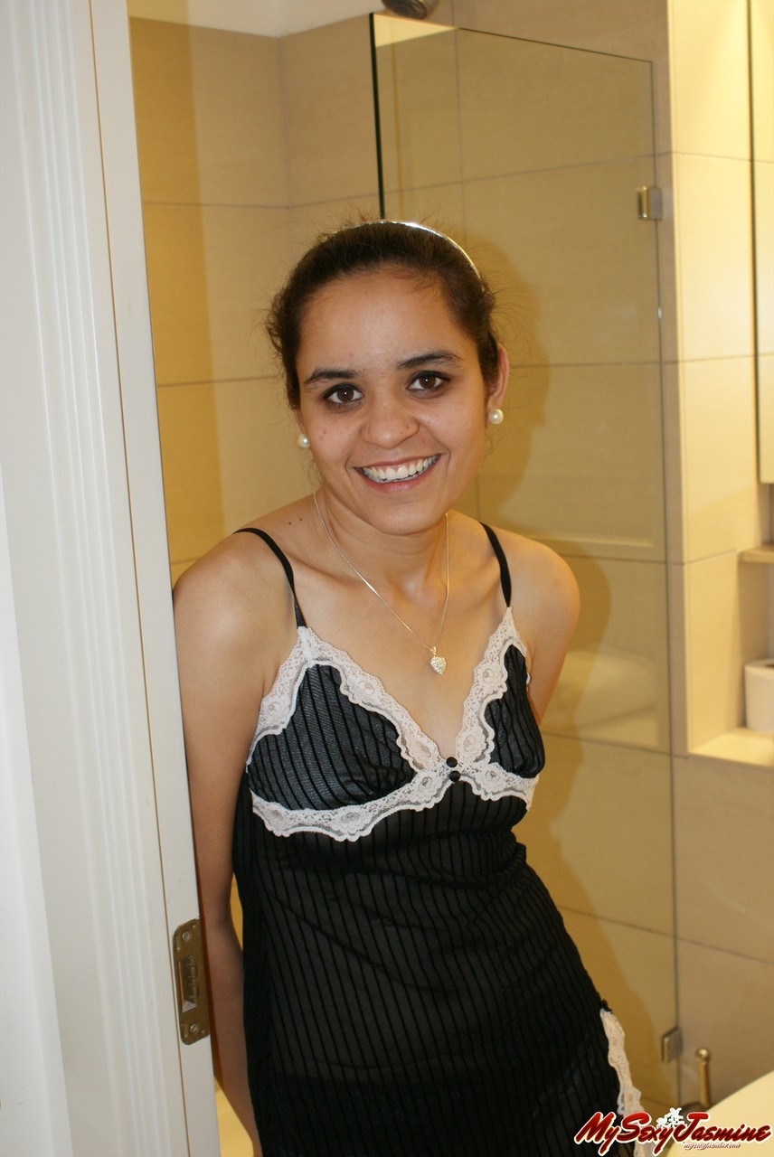 Jasmine in sexy black top in shower getting naked foto porno #425059175