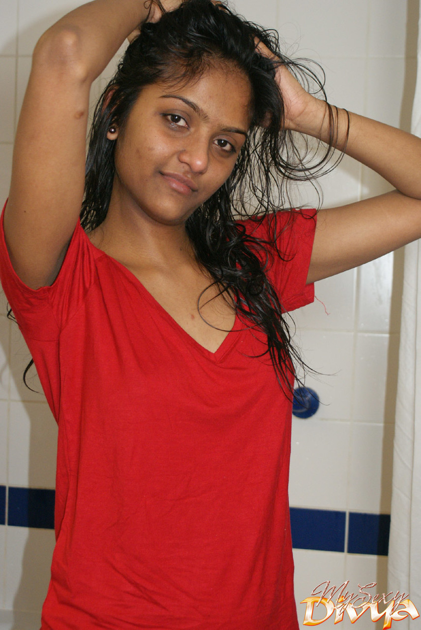 Indian amateur gets completely naked while taking a shower foto porno #425065074