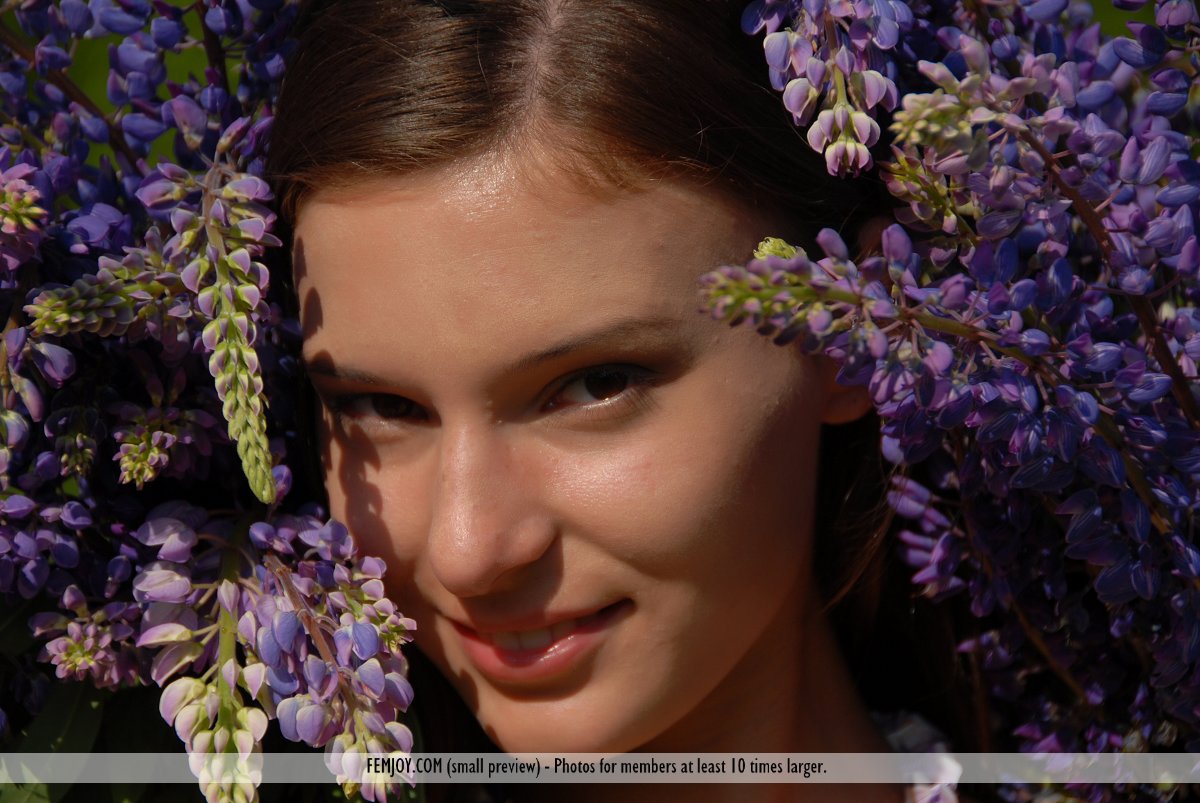 Completely naked teen Nikki D covers herself with petals from wildflowers foto porno #425169857