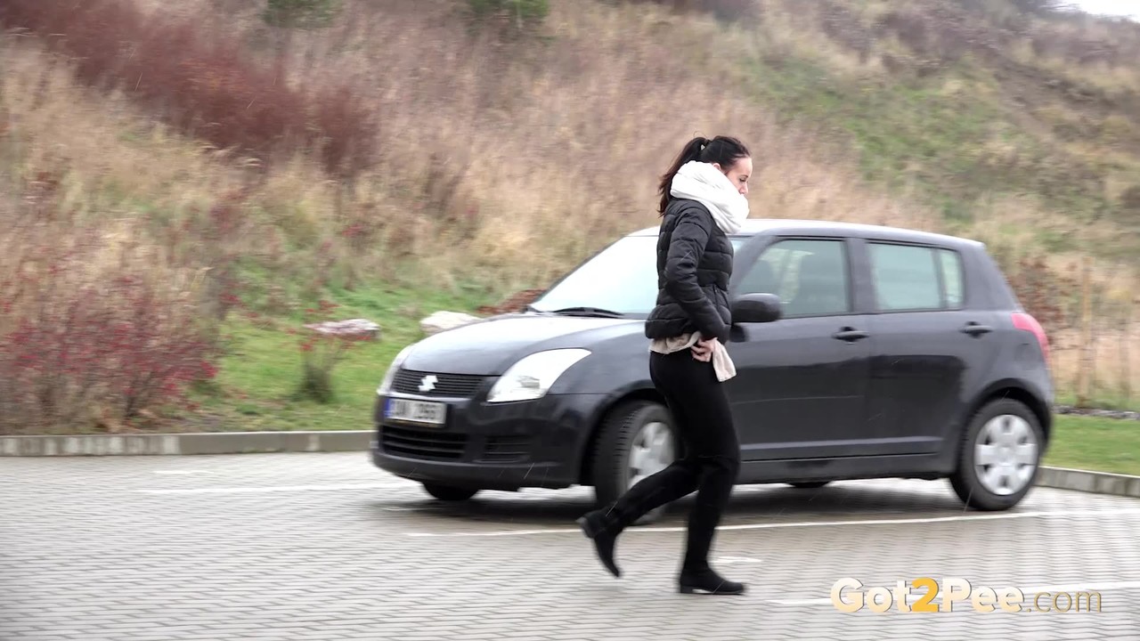 Eveline Neill squats to piss in a car park 色情照片 #427233702 | Got 2 Pee Pics, Eveline Neill, Pissing, 手机色情
