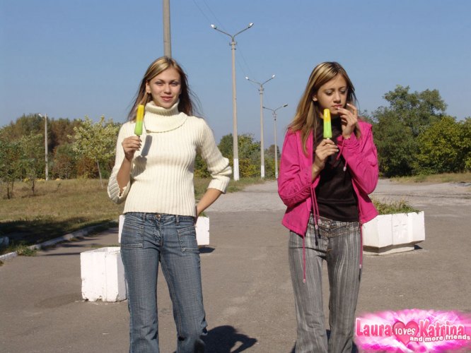 Teen amateurs hold hands while enjoying frozen treats in public places ポルノ写真 #428537649